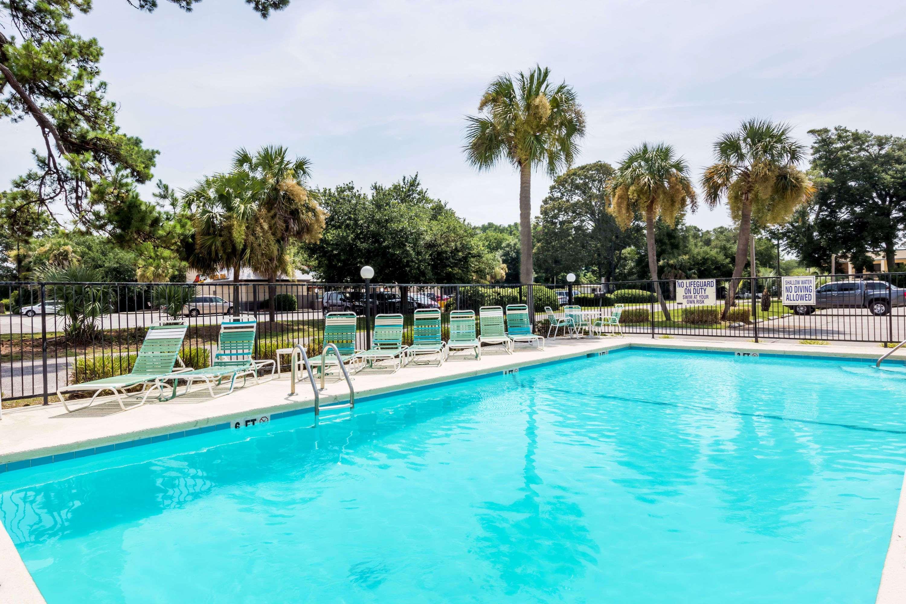 Days Inn By Wyndham Little River Extérieur photo