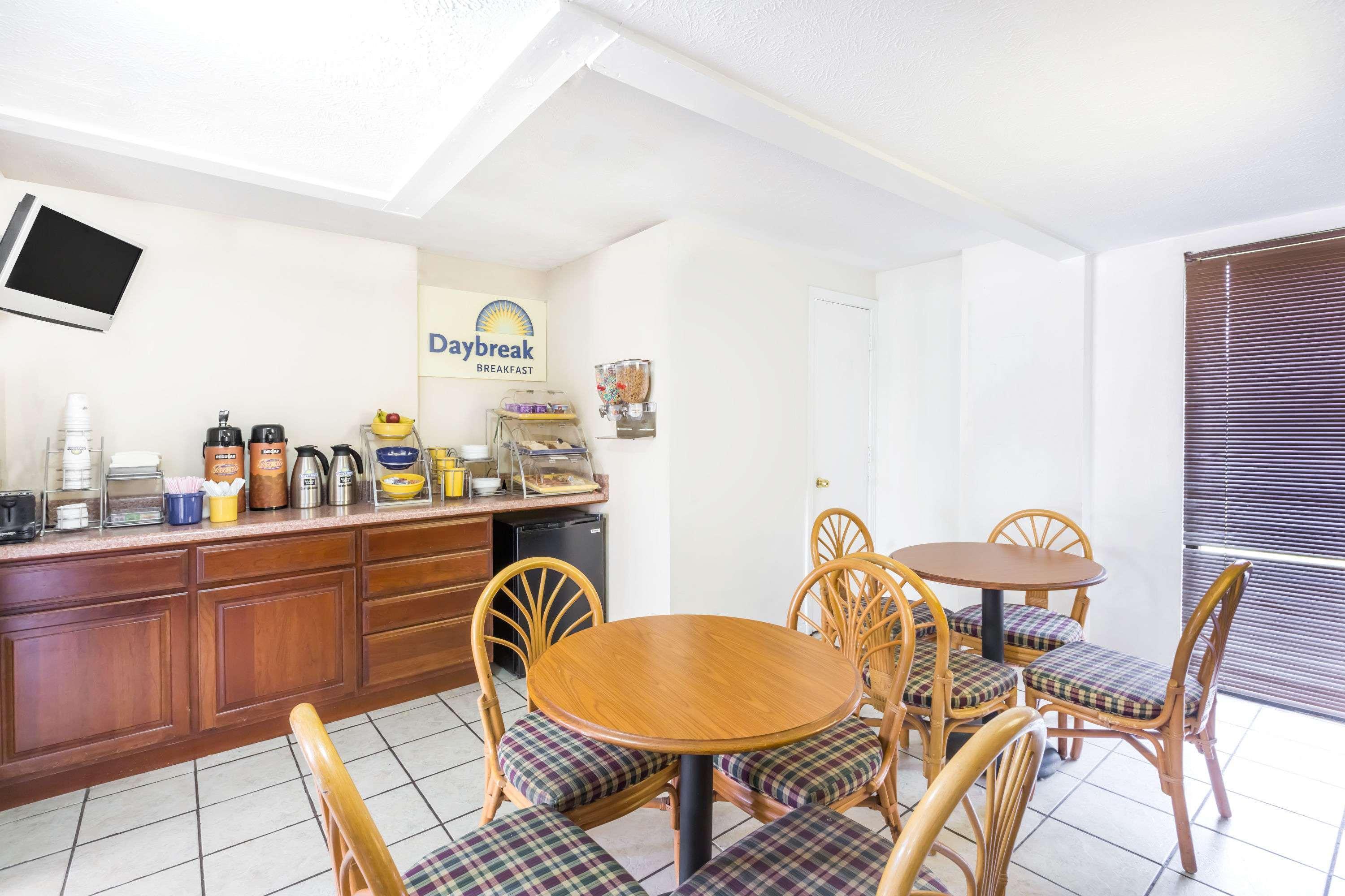 Days Inn By Wyndham Little River Extérieur photo