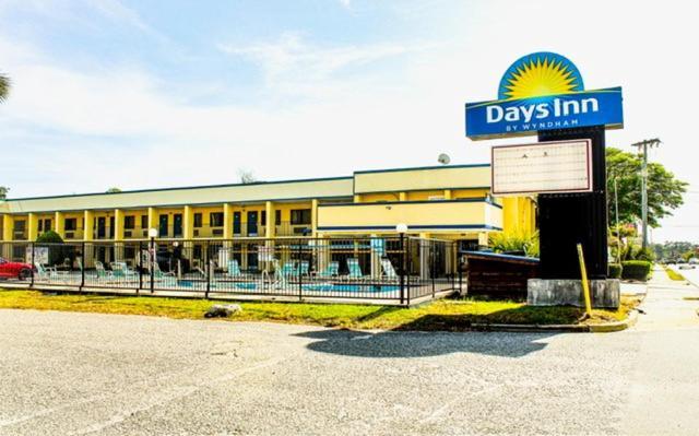 Days Inn By Wyndham Little River Extérieur photo